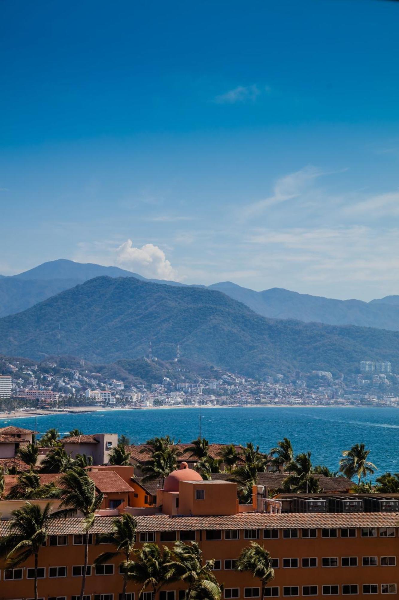 One Puerto Vallarta Aeropuerto 호텔 외부 사진