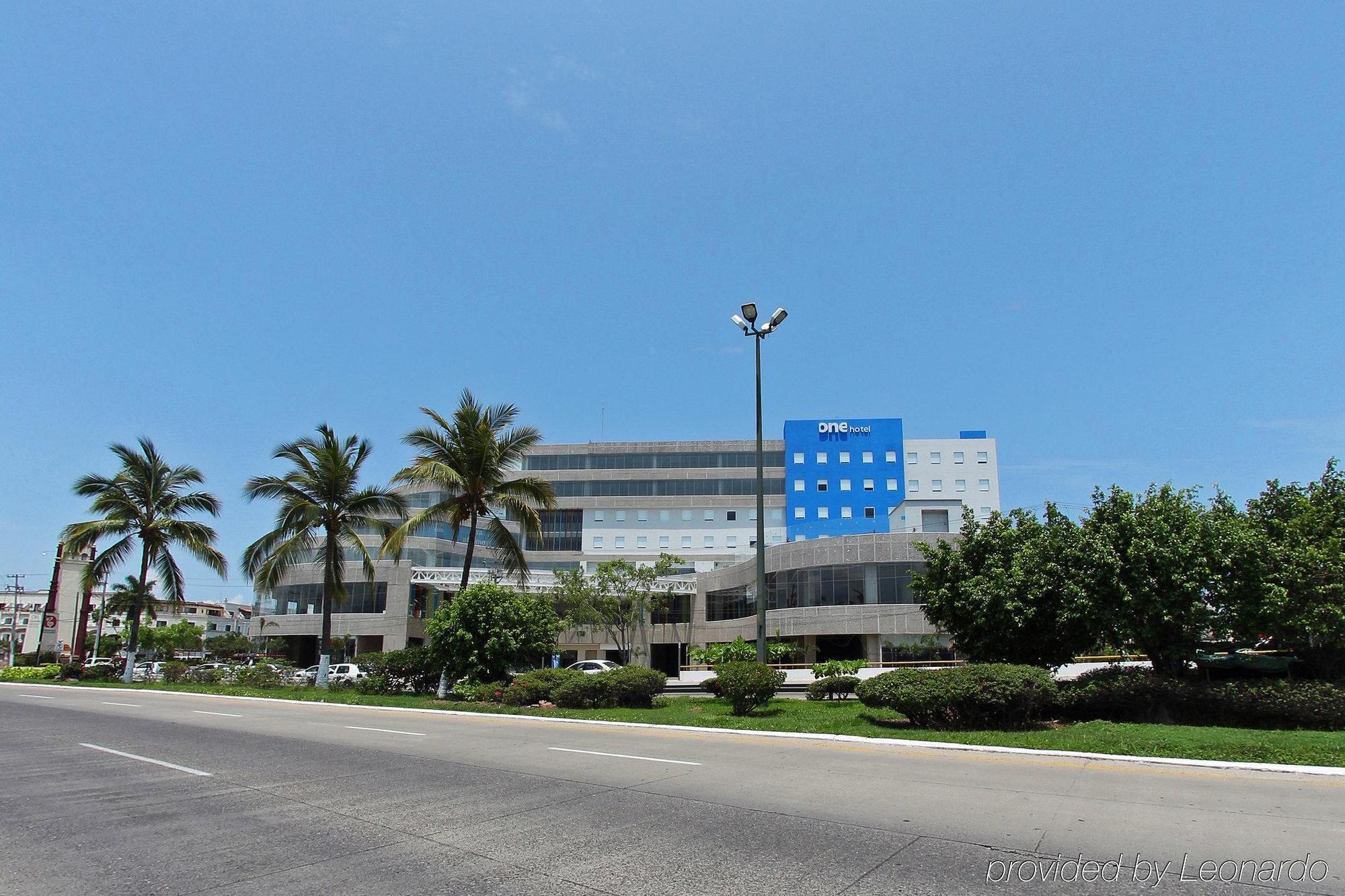 One Puerto Vallarta Aeropuerto 외부 사진