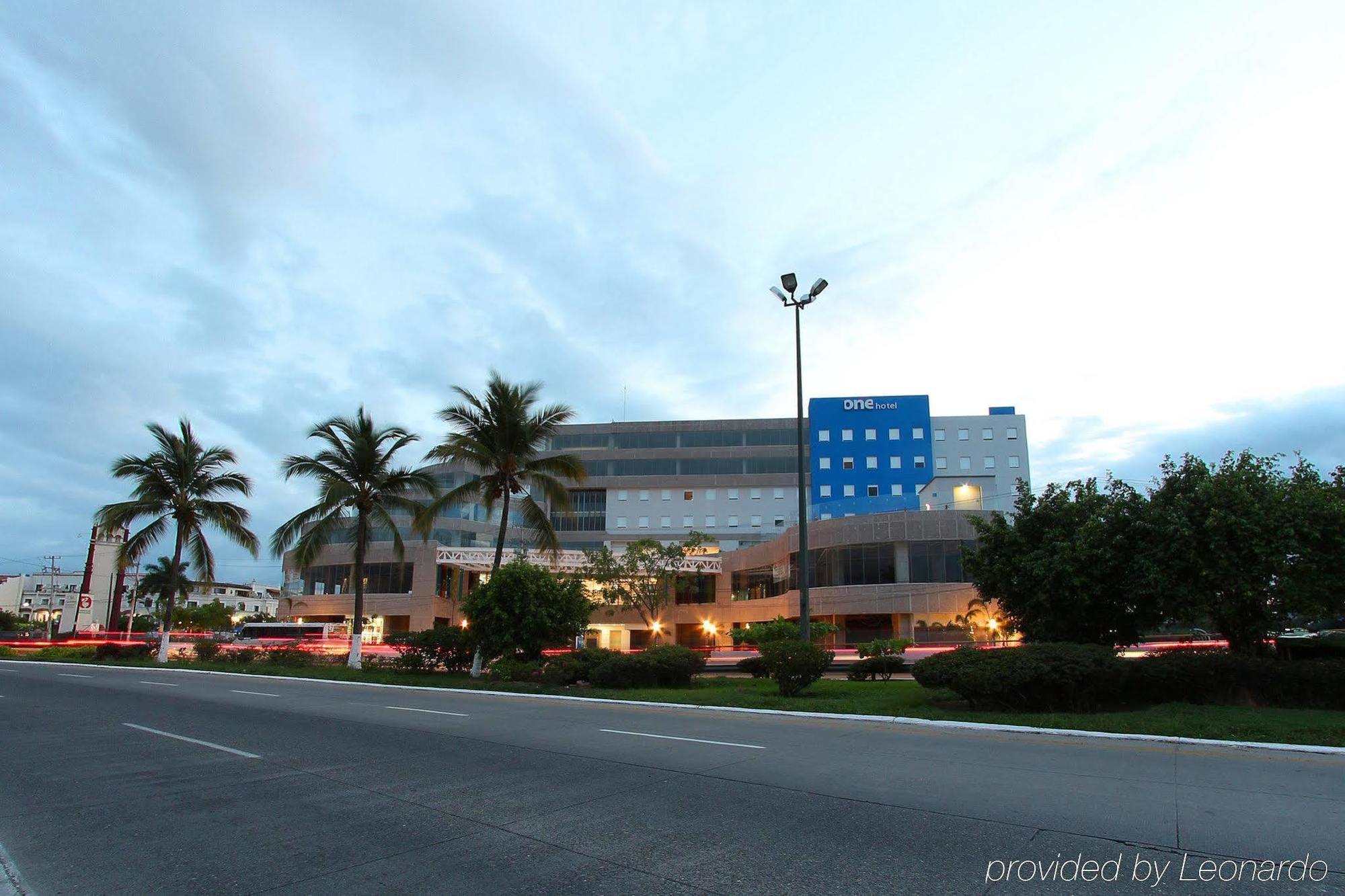 One Puerto Vallarta Aeropuerto 호텔 외부 사진